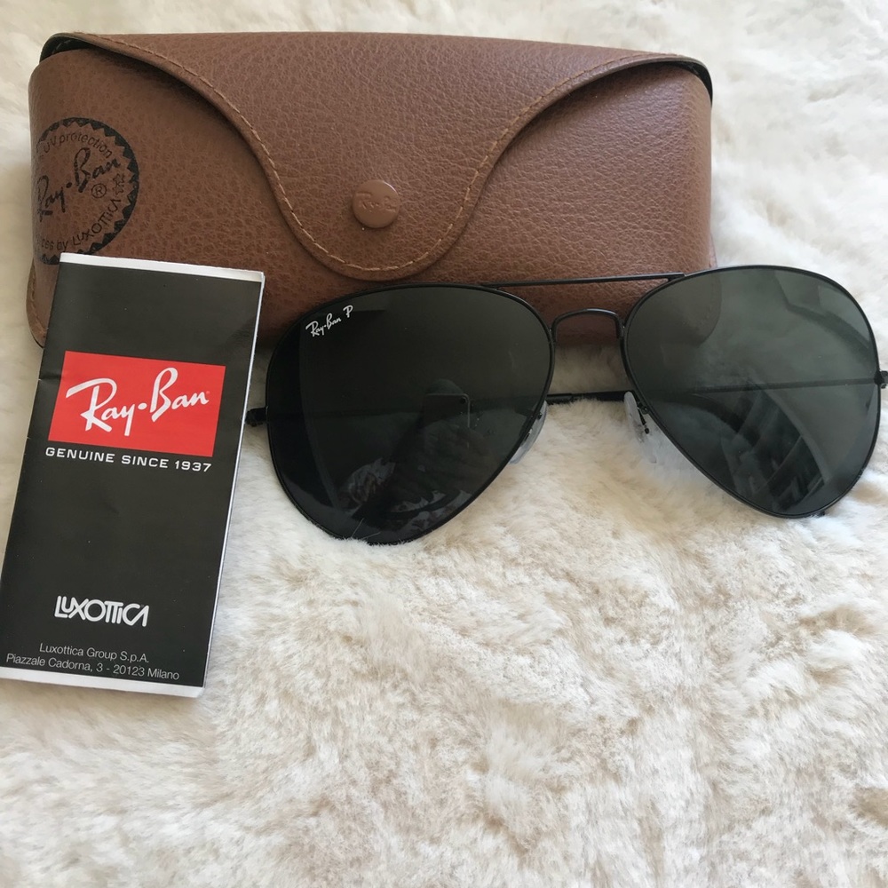 Black metal aviator ray bans